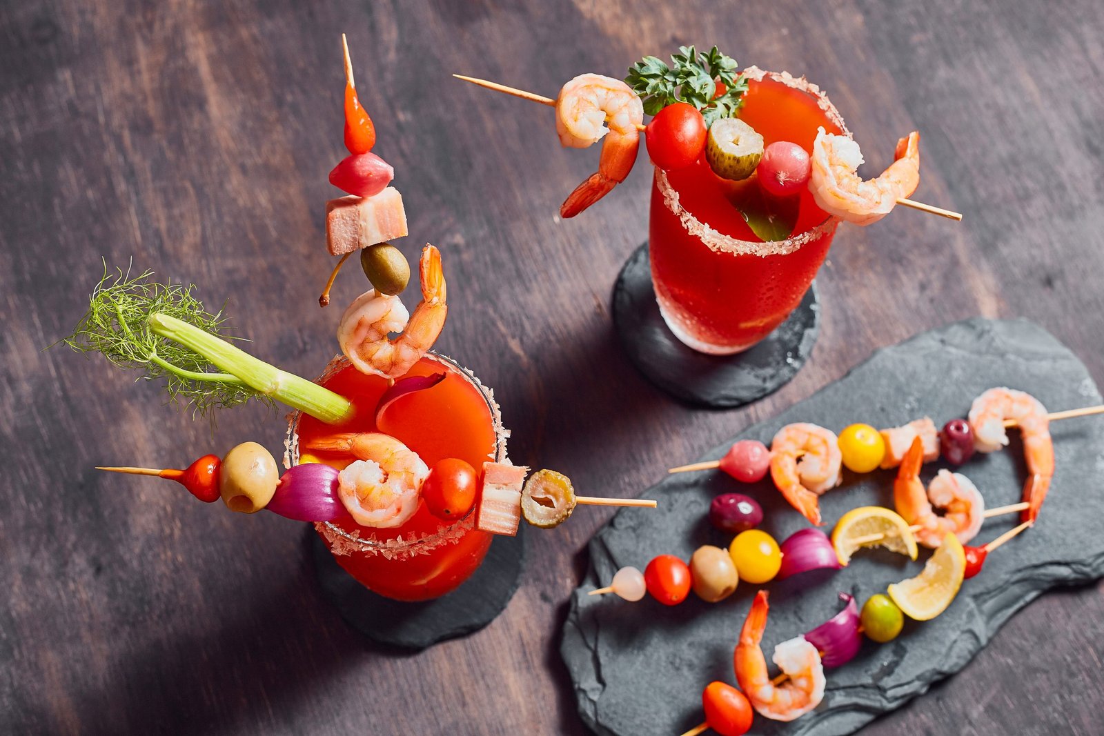 Bloody Mary com petisco de camarão